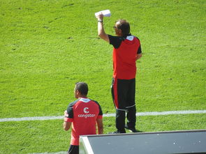 开运体育网站-汉堡队与门兴格拉德巴赫激战 不分胜负握手言和，门兴格拉德巴赫门将